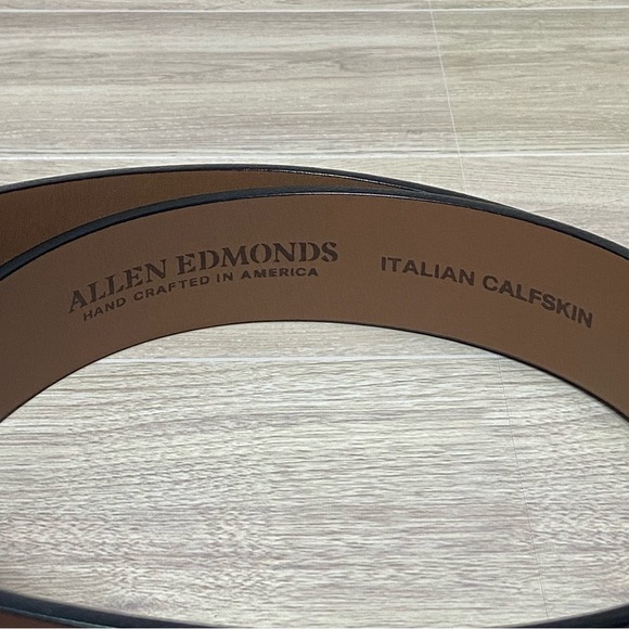 ALLEN EDMONDS / Mens Italian Calf Skin Brown Leather Belt Size 44 - Picture 2 of 7